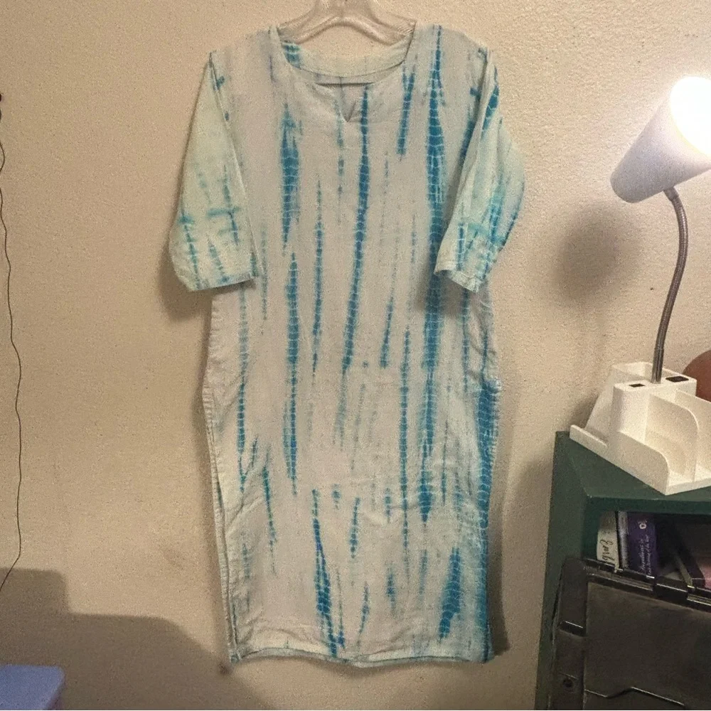 Blue and white tie die pattern night gown - Picture 10 of 10